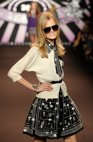 Illustration for article titled Anna Sui: For The Swinging '60s Preppy Schoolgirl Mod In You